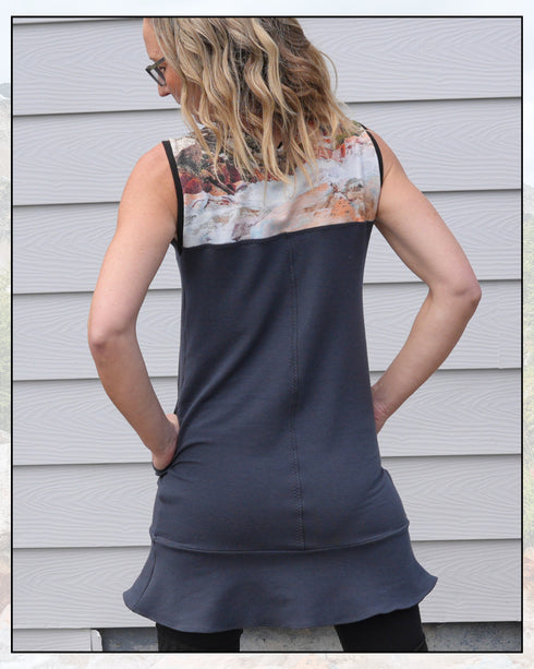 The Sleeveless Long Top With Frill
