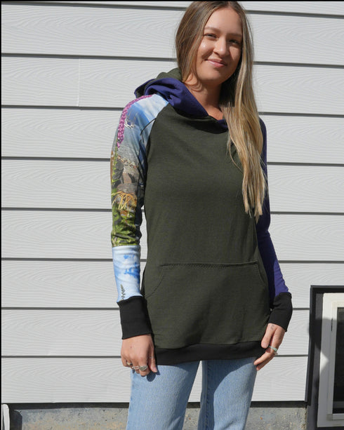 The Mood Hoodie —Art 2 Pause. Size Small